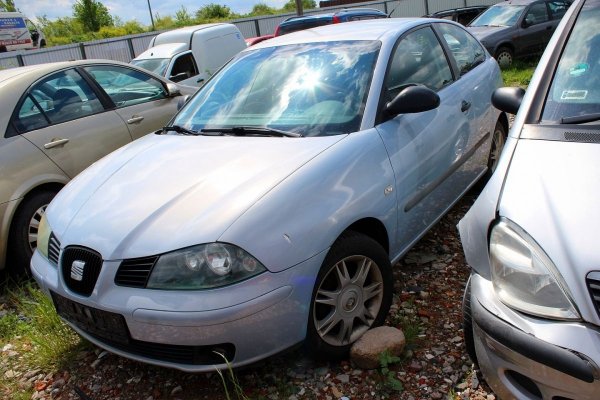 Seat Ibiza 6L 2002 1.4i BBY Hatchback 3-drzwi [B]