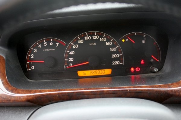 Honda FR-V 2004 2.0i K20A9 Minivan [B]