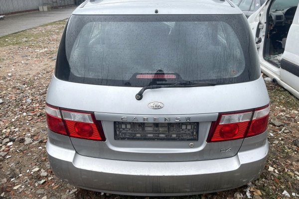 Zderzak przód Kia Carens II FJ 2004 Minivan 