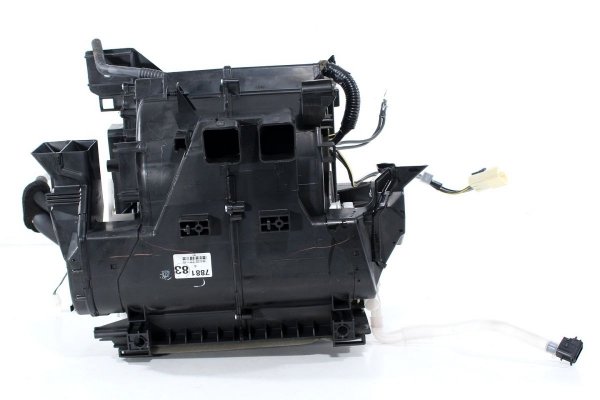 Obudowa nagrzewnicy Toyota Avensis T25 2005-2008 2.2D-CAT