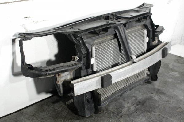 Pas przód chłodnica wentylator wody Audi A3 8L 2000 1.8i