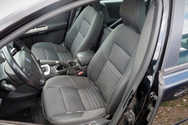 Drzwi przód prawe Volvo V50 2004 Kombi 