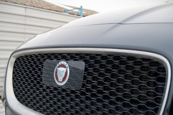 _Maska Jaguar XF X260 2016 Sedan (kod lakieru: Ultimate Black)