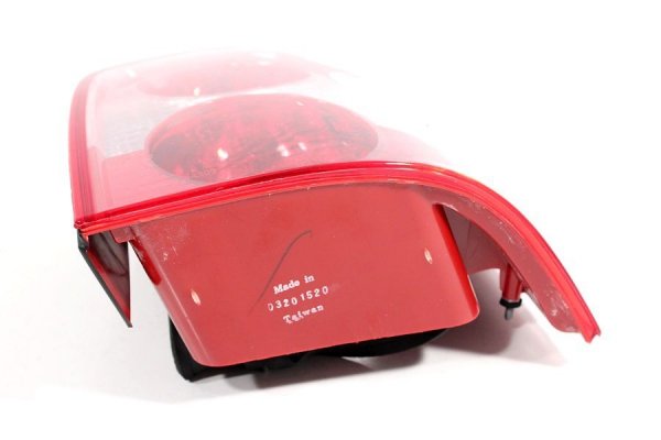 _Lampa tył prawa VW Passat B5 2001-2005 Kombi