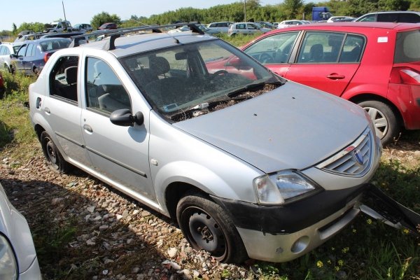 Reflektor Prawy Dacia Logan I 2006 1.5DCI Sedan