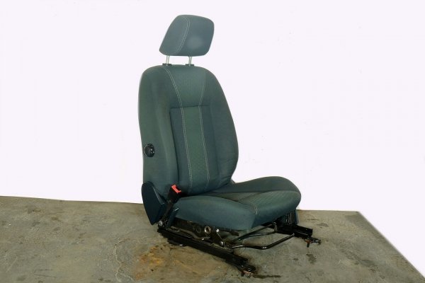 _Fotel lewy kierowcy Ford Fiesta MK7 2009 Hatchback 3-drzwi