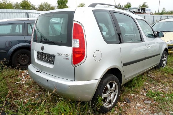 _Błotnik przód lewy Skoda Roomster 5J 2007 (2006-2010) (kod lakieru: LF7T)