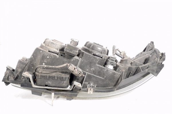 Reflektor prawy Volvo V70 2003 Kombi