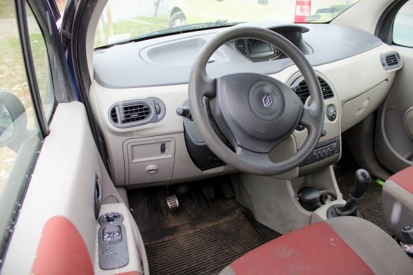 Błotnik przód prawy Renault Modus 2006 Hatchback 5-drzwi (kod lakieru: TED44)