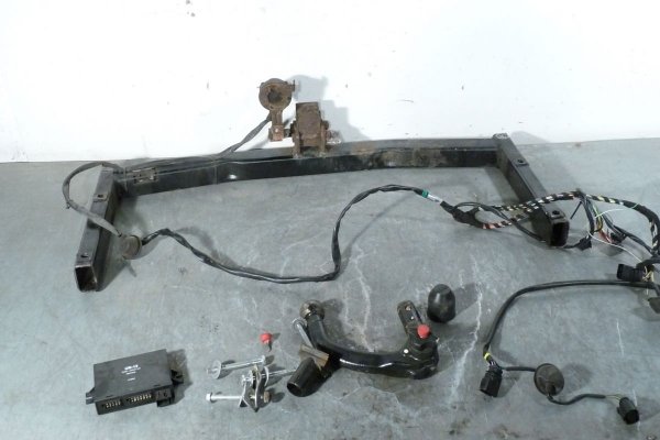 _Hak holowniczy Audi A4 B6 2003 Sedan