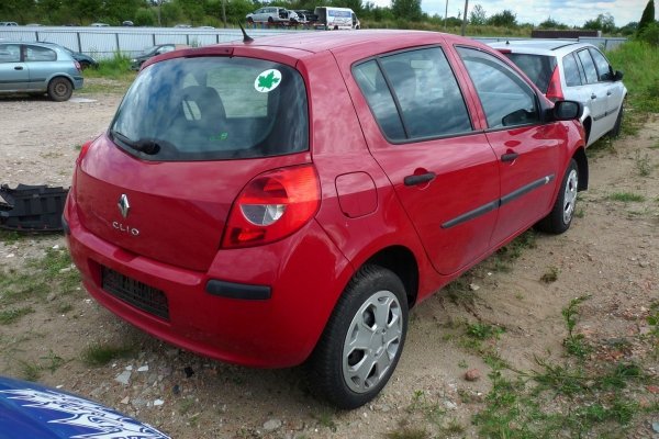 Drzwi tył lewe Renault Clio III 2008 Hatchback 5-drzwi (kod lakieru: OV727 - RED BRISK BC)