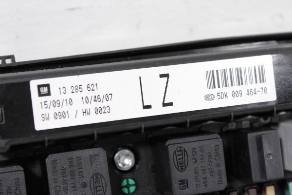 Puszka moduł bezpieczników Opel Astra H 2010 1.3CTDI Z13DTH