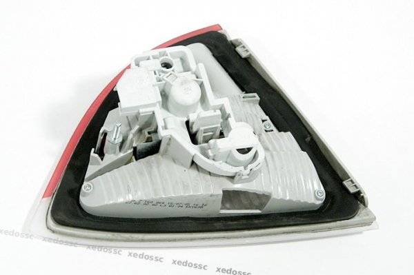 LAMPA W KLAPĘ PRAWA BMW 3 E90 E91 KOMBI FV