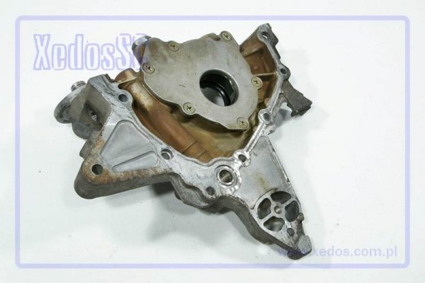 POMPA OLEJU MITSUBISHI CARISMA 96 |} 1.6 16V MAN