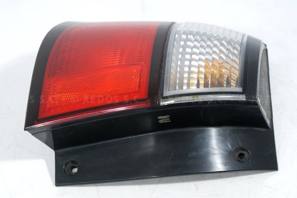 LAMPA TYLNA TYŁ LEWA MAZDA 626 GW 96-99 KOMBI