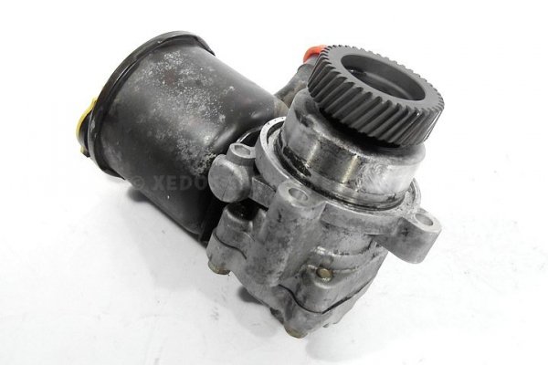 POMPA WSPOMAGANIA MAZDA 323 98 BJ 2.0 DITD RF3F