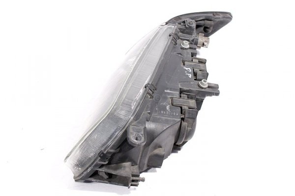 REFLEKTOR PRAWY MAZDA 626 GF 98 BOSCH