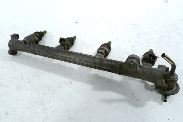 LISTWA WTRYSKOWA MITSUBISHI GALANT E52A 95 1.8 16V