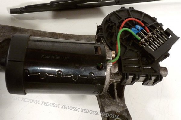 MECHANIZM WYCIERACZEKI MERCEDES E-KLASA 210 W210