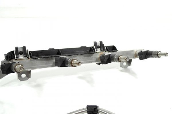 LISTWA WTRYSKOWA WTRYSK BMW 3 E90 2005 2.0 N46B20B