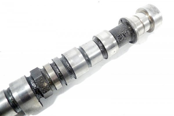 WAŁEK ROZRZĄDU WYDECHOWY MITSUBISHI SPACE WAGON 02 2.4GDI