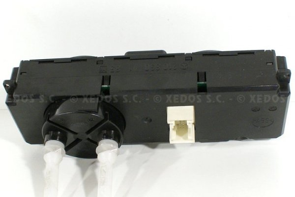 PANEL NAWIEWU MERCEDES E-KLASA W210 96 2108300185