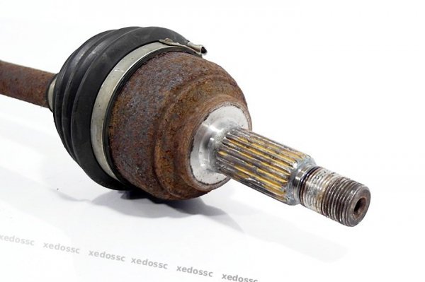 PÓŁOŚ PRAWA DŁUGA NISSAN MICRA K12 04 1.2 16V CR12