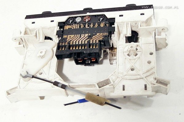 PANEL STEROWANIA NAWIEWU MITSUBISHI SPACE STAR 00