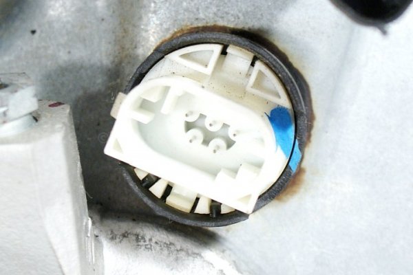 SERWO MERCEDES E-KLASA W210 01 2.7 CDI A0054303230