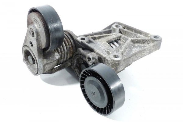 NAPINACZ PASKA P/K VOLVO V50 05 2.4 30650957