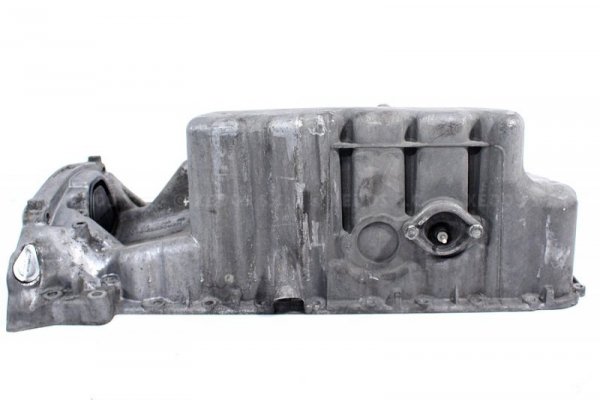 MISKA OLEJU MERCEDES VITO W638 00 2.3D