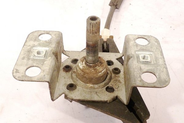 PODNOŚNIK PRZÓD LEWY MANUALNY VW T4 1994