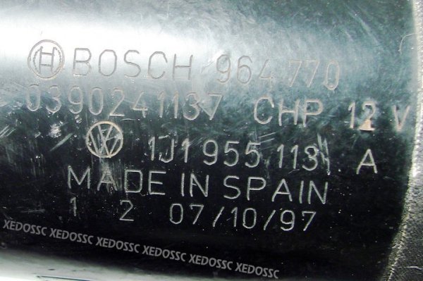 SILNICZEK WYCIERACZEK PRZÓD SKODA OCTAVIA 98