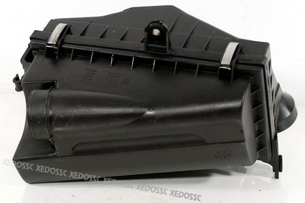 OBUDOWA FILTRA POWIETRZA MITSUBISHI CARISMA 98 96-