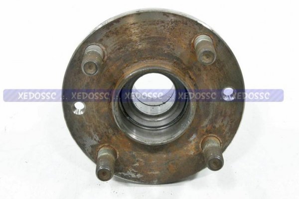 PIASTA TYLNA MAZDA 323 99 BJ 2.0 D SED BRUTTO