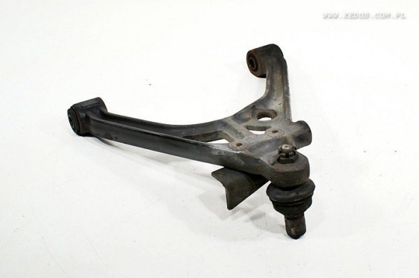 WAHACZ PRZÓD LEWY DOLNY MERCEDES MB 100 92 2.4 D