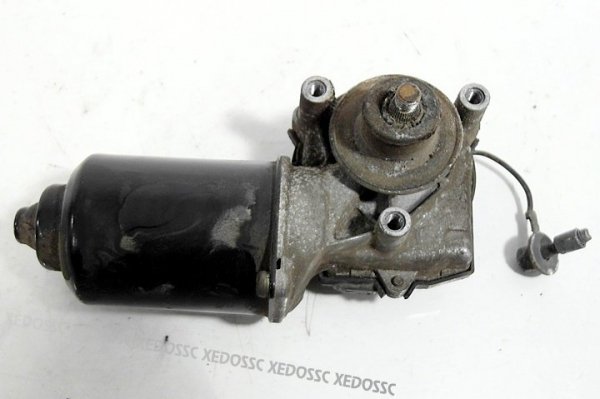 SILNICZEK WYCIERACZEK PRZÓD DAIHATSU FEROZA 92 FV