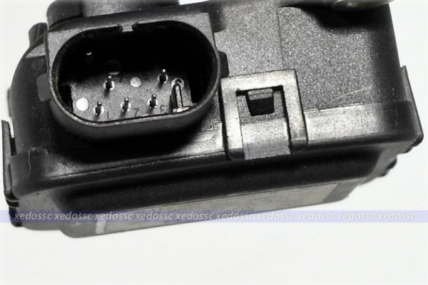 SILNICZEK REGULACJI NAWIEWU AUDI A6 2001 2.5 TDI