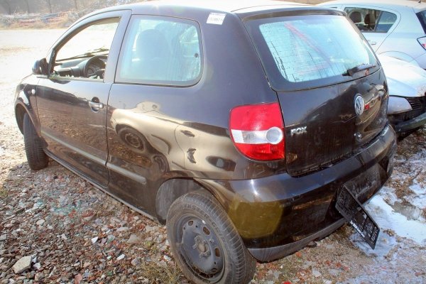 Zderzak tył VW Fox 5Z 2005 (kod lakieru: LC9Z)