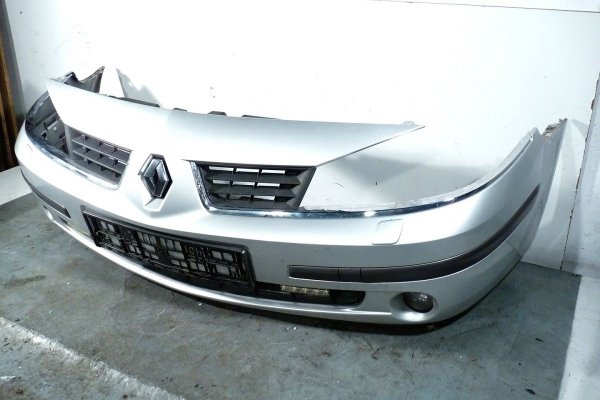 Zderzak przód Renault Laguna II LIFT 2006 (xenon)