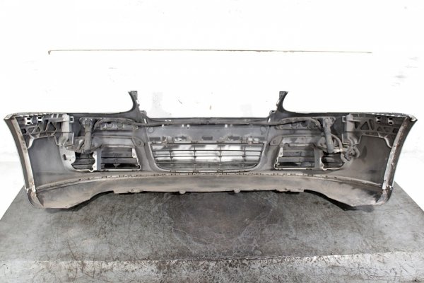 Zderzak przód VW Jetta V 1K 2006 Sedan  (Spryskiwacze)