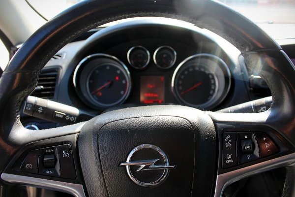 Amortyzator przód prawy Opel Insignia A 2010 2.0CDTI Liftback 