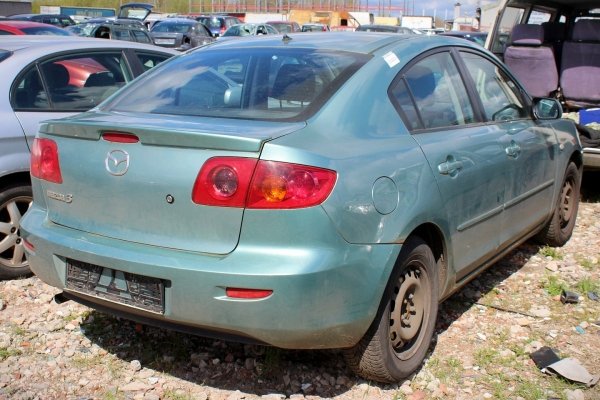Zderzak Tył Mazda 3 BK 2004 1.6i Sedan