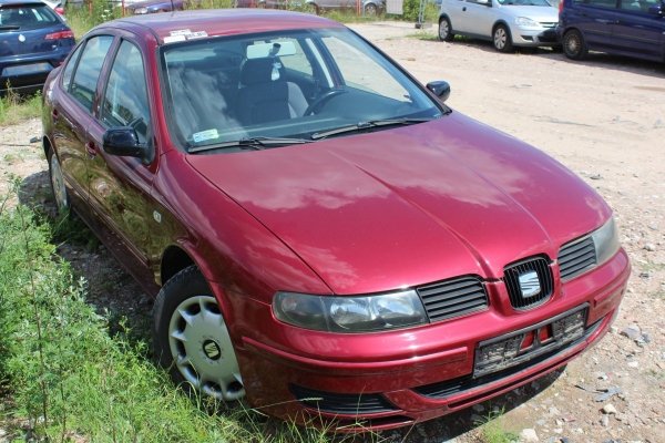 _Drzwi Tył Prawe Seat Toledo II 2000 1.6i Sedan (gołe drzwi bez osprzętu)