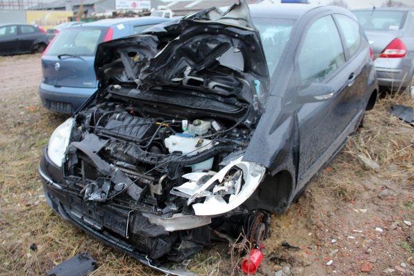 Klamka drzwi przód lewa Mercedes A-Klasa W169 2007 Hatchback 3-drzwi [(kod lakieru: 191)