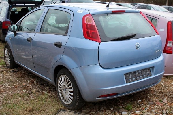 Fiat Grande Punto 2006 1.2i 199A4000 Hatchback 5-drzwi [A]