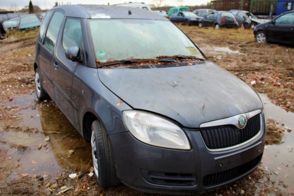 Drzwi przód prawe Skoda Roomster 5J 2007 (2006-2010) (kod lakieru: LF8J)