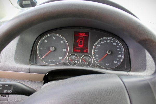 _Pas przód VW Touran 1T LIFT 2007 1.9TDI BLS Minivan