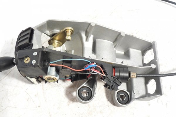 Lewarek dźwignia zmiany biegów Mercedes Vito W638 2002 2.3i