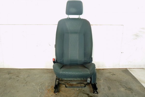 _Fotel lewy kierowcy Ford Fiesta MK7 2009 Hatchback 3-drzwi